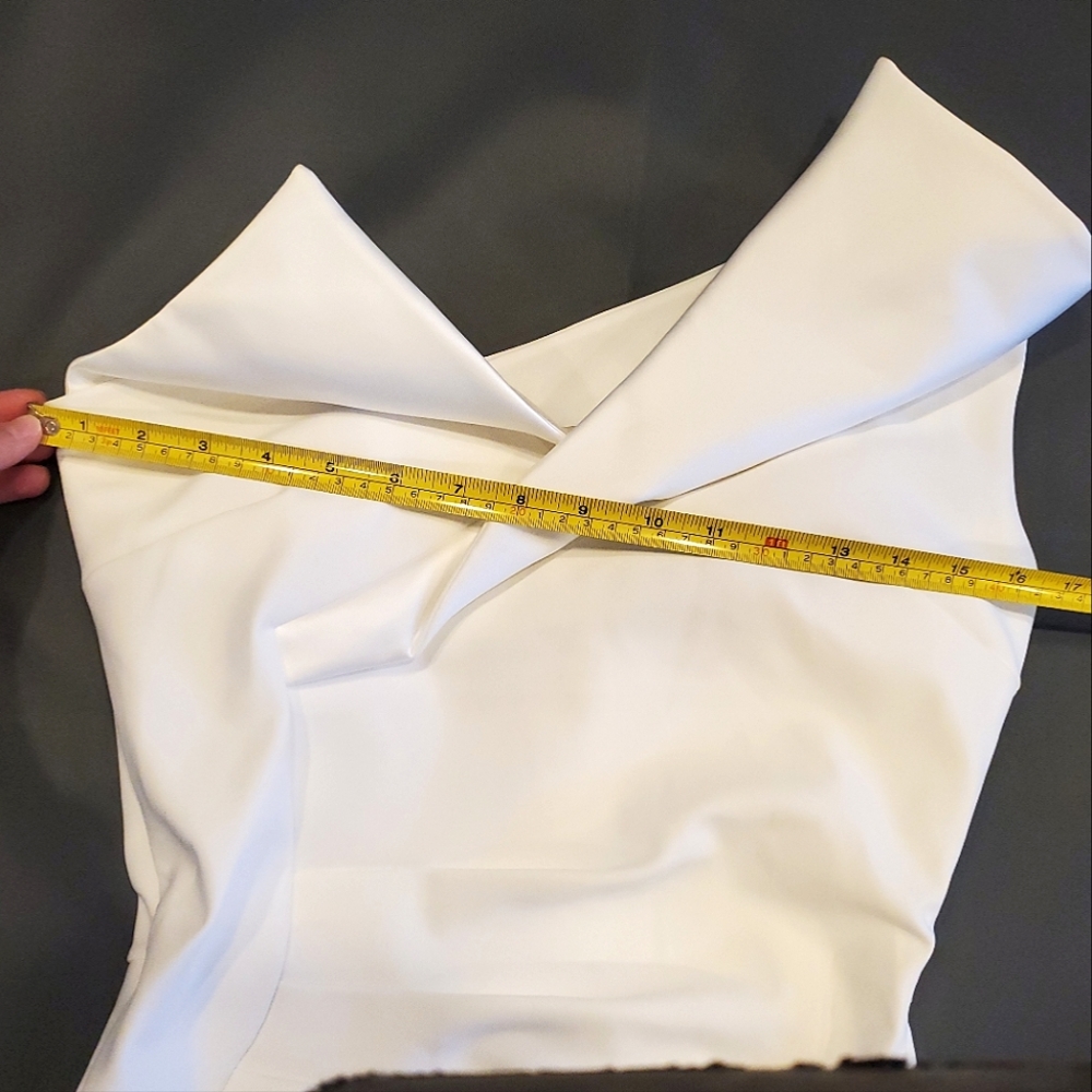 NWT$1,090 Chiara Boni Xenia White Asymmetric Column Gown Dress Sz 8 (44) - Picture 11 of 16